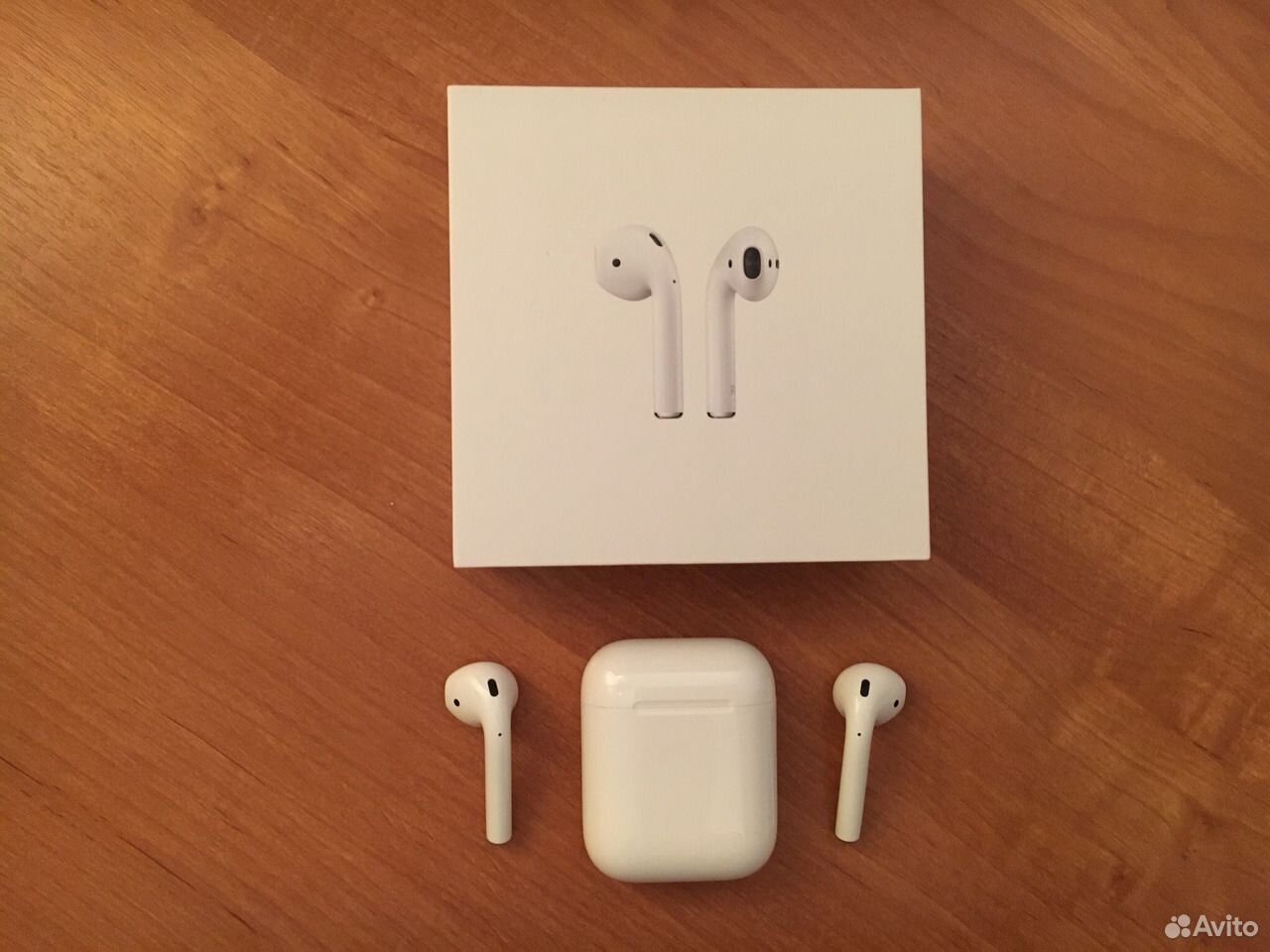 Эйр подс 2 оригинал. Наушники аирподс. Левый наушники AIRPODS Pro 2. Паленые аирподсы.