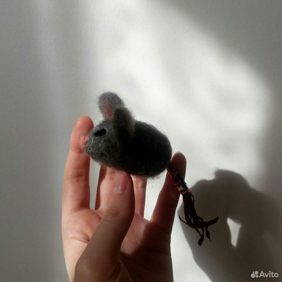 Игрушка-мышка для кошки, валяная из шерсти купить на Зозу.ру - фотография № 4