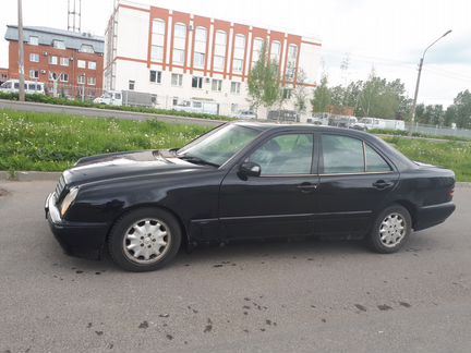 Mercedes-Benz E-класс 2.1 AT, 2001, седан