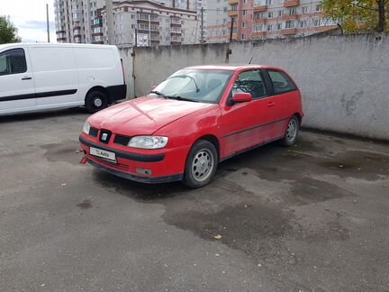 SEAT Ibiza 1.4 МТ, 2000, хетчбэк, битый