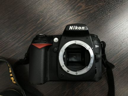 Nikon D90 + 18-200 VR
