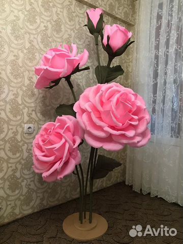 Декоративная стойка букет роз