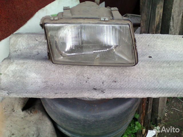 Фара на Ауди 100 44