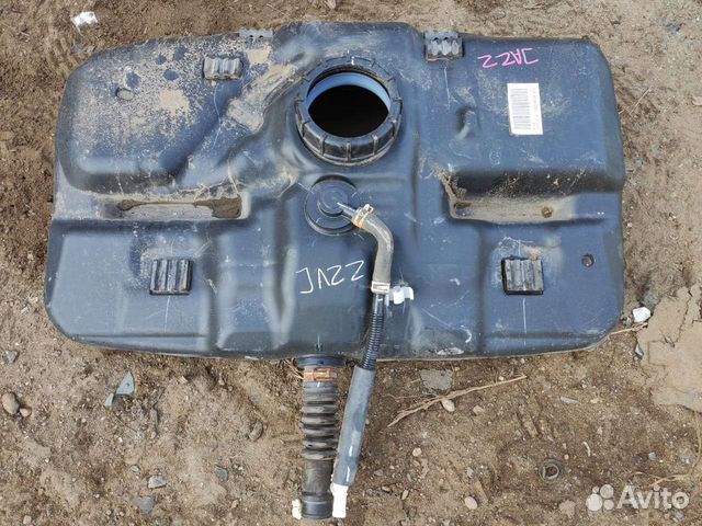 Бензобак на Honda Jazz GD1 Fit gd 1