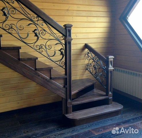 Лестница на металлокаркасе в дом