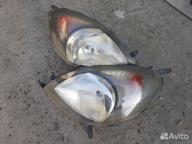 Фара тойота функарго