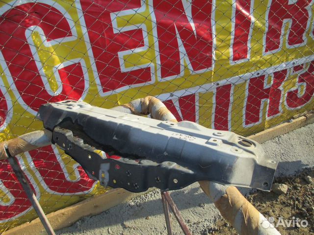 Планка суппорта радиатора верхняя. Тойота, Лексус