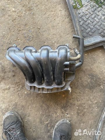 Впускной колектор hyundai solaris KIA RIO