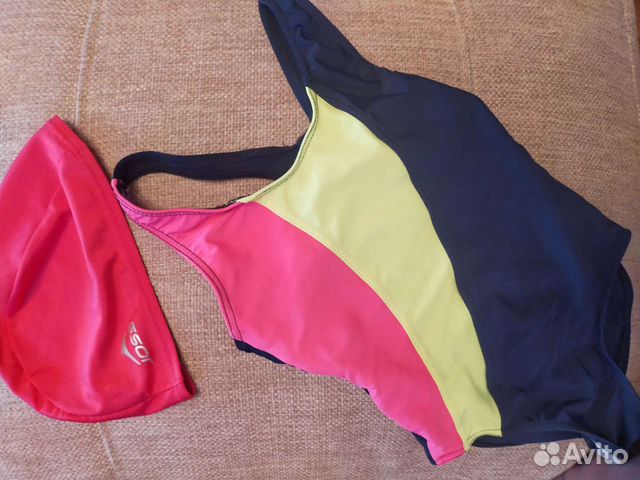 Купальник и шапочка для девочки