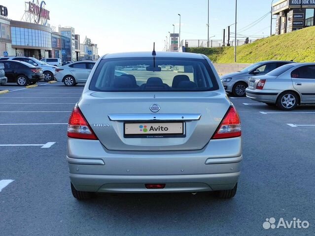 Nissan Tiida 1.6 AT, 2011, 71 800 км