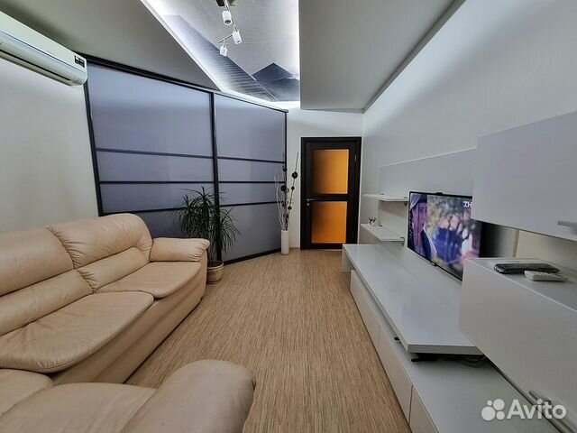 

2-к. квартира, 65 м², 8/10 эт.
