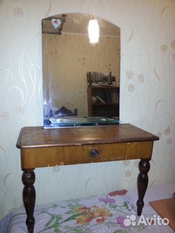 Старинный консольный столик — фотография №1