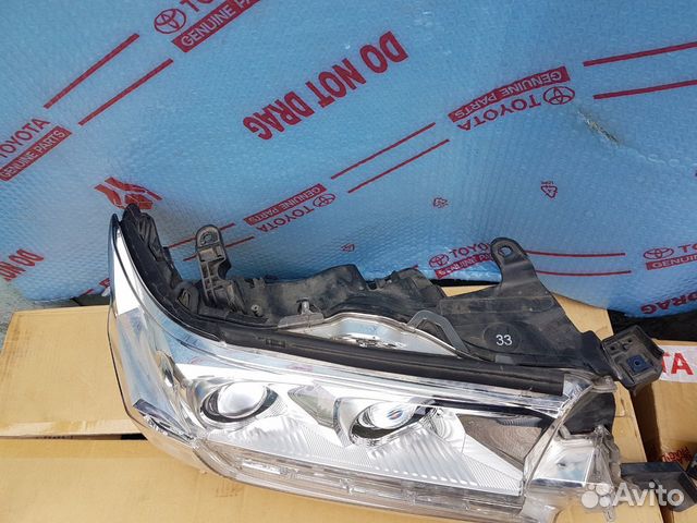 Toyota Land Cruiser 200 фара Б/У Toyota Land Cruiser 200 фара Б/У