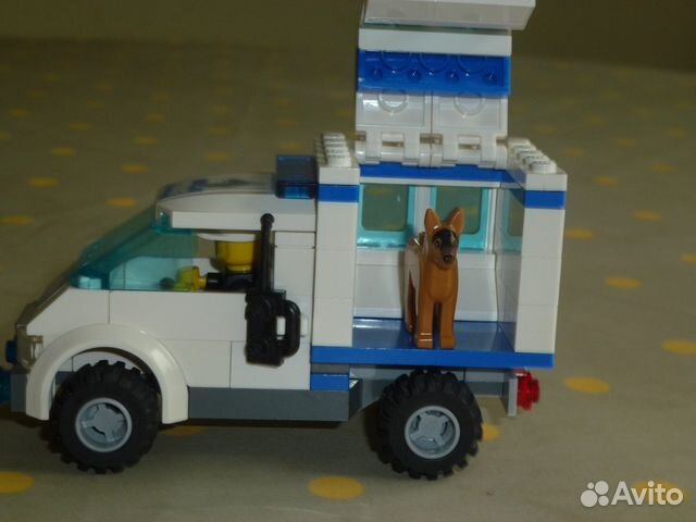 Lego City Полицейский наряд и служебная собака Lego City Полицейский наряд и служебная собака