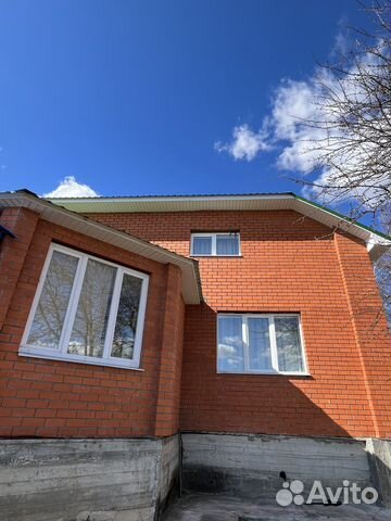 

10-к. и более коттедж, 230 м²