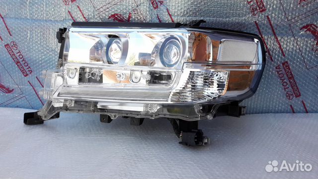 Фара левая Toyota Land cruiser 200 15-20