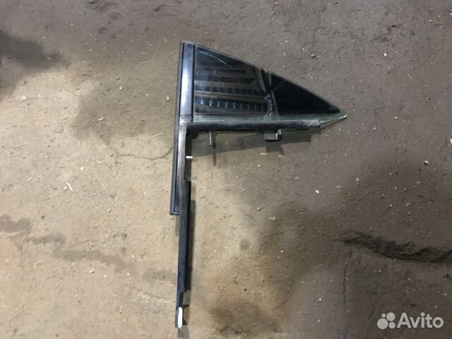 Боковое стекло переднее правое Мерседес W218