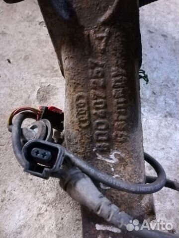 Поворотный левый кулак Audi/VW b5 - 8D0407257 AL