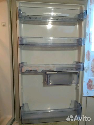 Полки, ящики, балконы для холодильника Beko