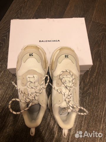 Кроссовки Balenciaga Triple S белые Кроссовки Balenciaga Triple S белые