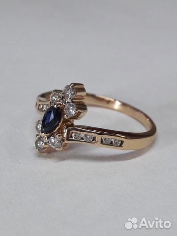 Золотое кольцо с сапфиром и бриллиантами