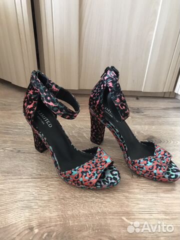 Босоножки новые размер 39-40