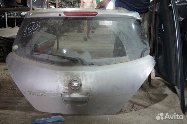 Двери багажника Nissan