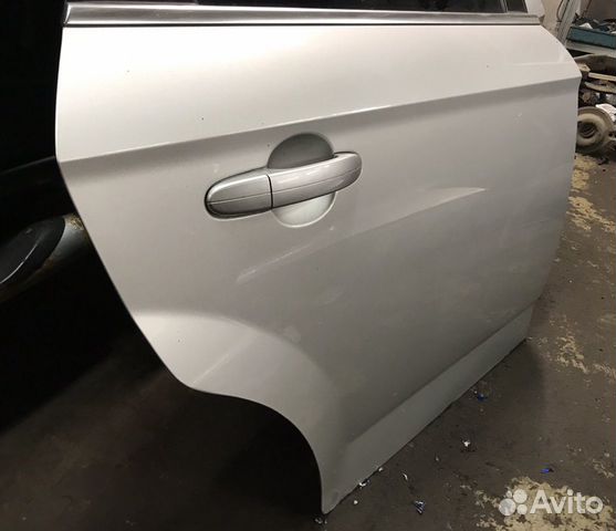Дверь правая зад седан Форд Мондео 4 серебро Дверь правая зад седан Форд Мондео 4 серебро