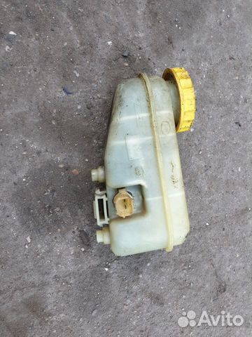 Бачок тормозной жидкости Dodge Stratus 2