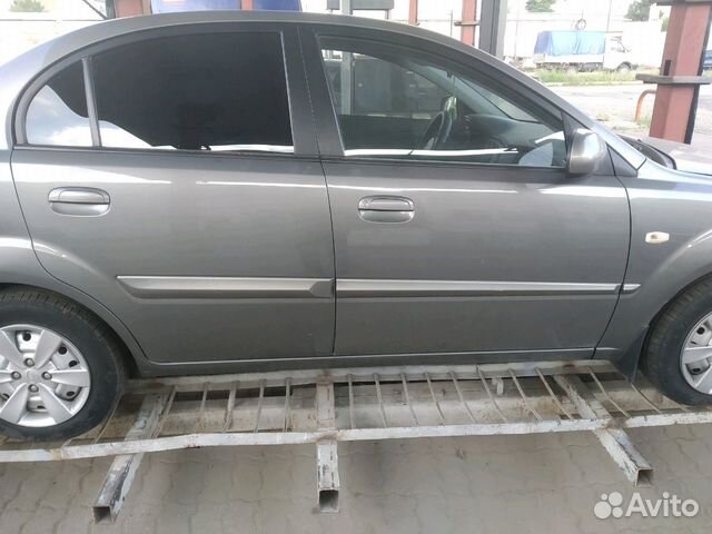 KIA Rio 1.4 AT, 2010, битый, 180 000 км