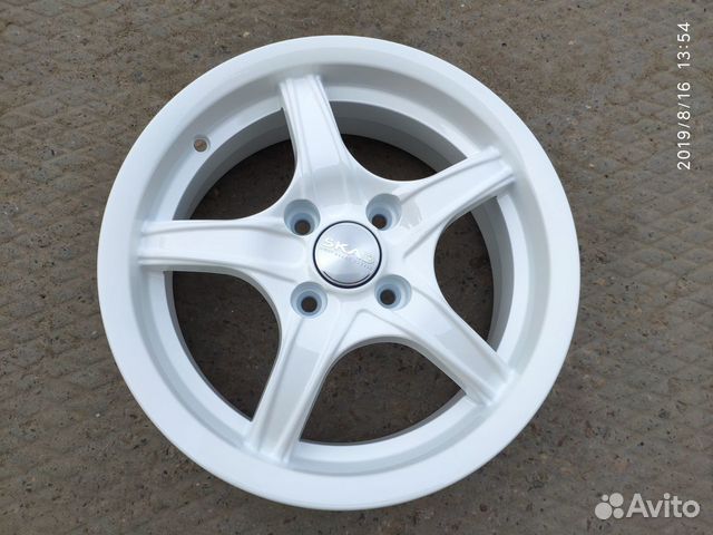 Комплект нового литья R14 4x98 skad в белом цвете Комплект нового литья R14 4x98 skad в белом цвете
