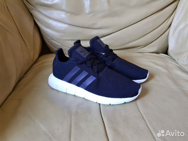 Кроссовки Adidas новые детские 35 р Кроссовки Adidas новые детские 35 р