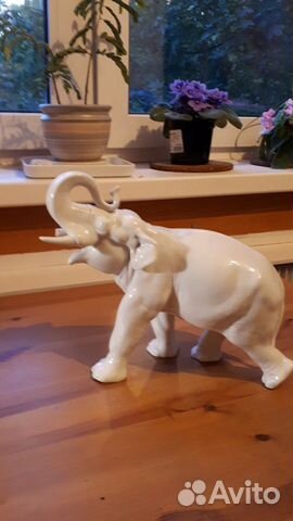 Слон фарфор