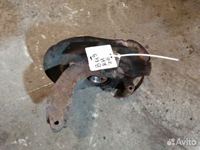 Поворотный кулак передний правый Mazda 3 BK Z6 Поворотный кулак передний правый Mazda 3 BK Z6