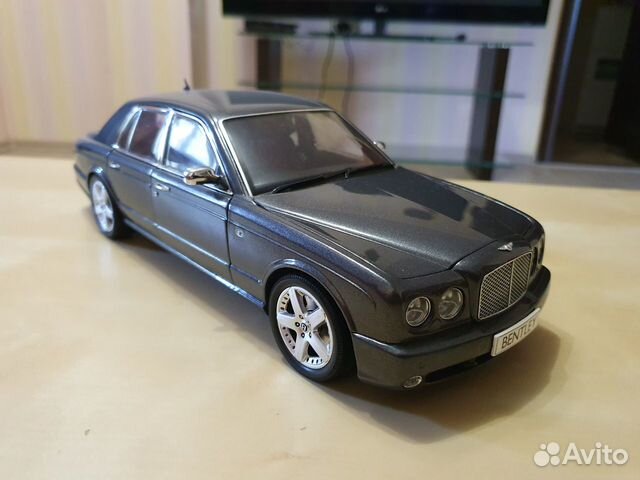 1:18 Bentley Arnage Minichamps Dealer 1/18 1:18 Bentley Arnage Minichamps Dealer 1/18