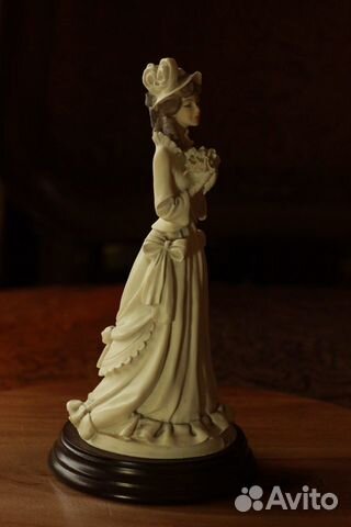 Антикварная статуэтка фигурка Capodimonte