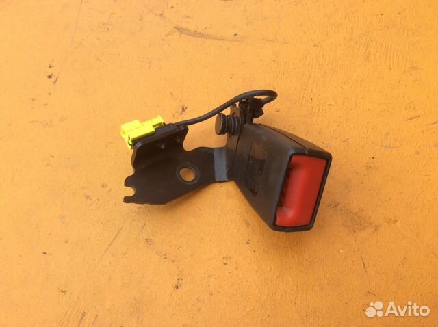 Замок ремня безопасности Mercedes w204 W207 C E Замок ремня безопасности Mercedes w204 W207 C E