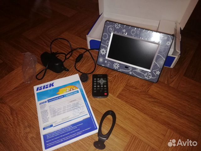 Цифровая фоторамка BBK Цифровая фоторамка BBK