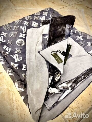 Бархатный платок Louis Vuitton Бархатный платок Louis Vuitton