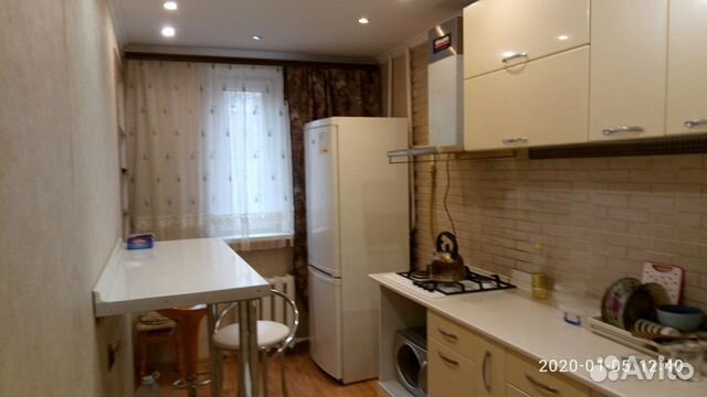 2-к квартира, 60 м², 1/10 эт.