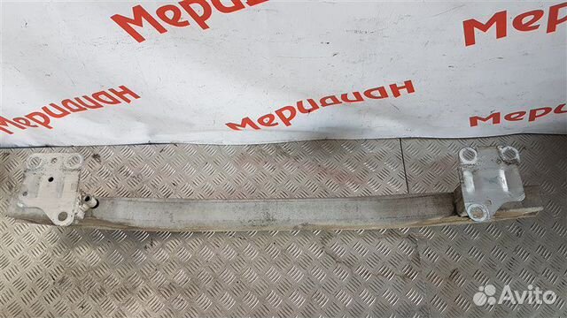 Усилитель переднего бампера Renault Megane II 2008