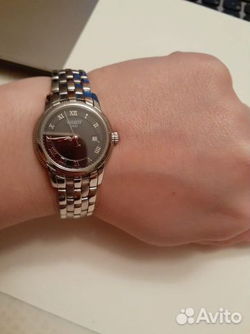 Продаю часы бу tissot женские