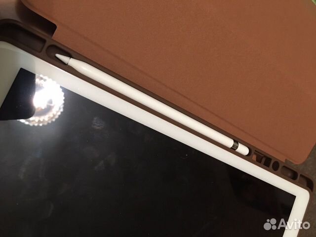 Чехол на iPad Pro 12.9 с местом под Apple Pencil Чехол на iPad Pro 12.9 с местом под Apple Pencil