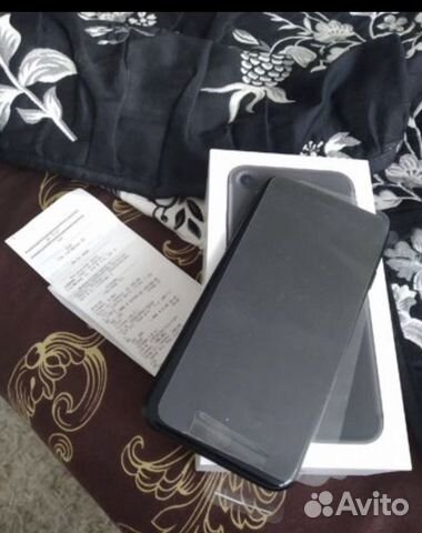 Телефон iPhone 7