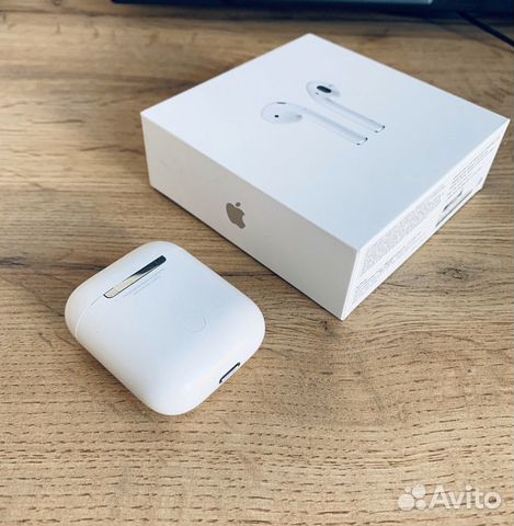 Наушники AirPods