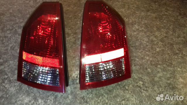 Фонарь левого и правого крыла Chrysler 300C