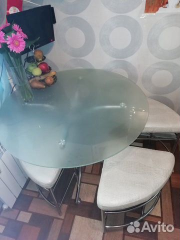 Стол круглый+ 4 табурета Стол круглый+ 4 табурета