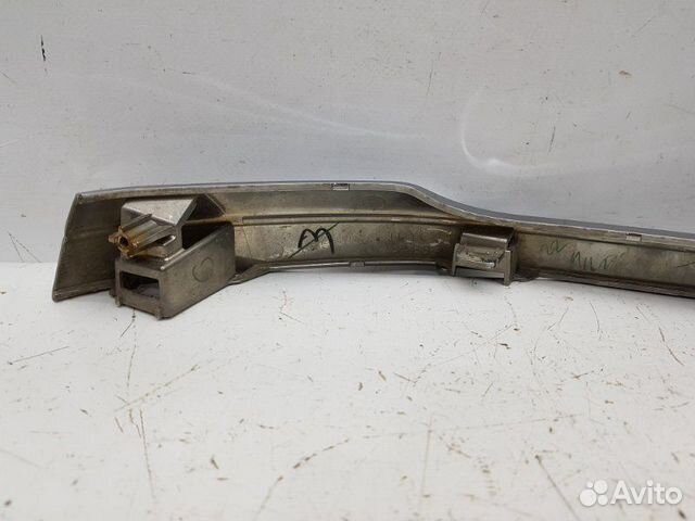 Хром решетки радиатора левый Toyota Hilux 8 2015