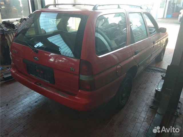 Разбор на запчасти Ford Escort