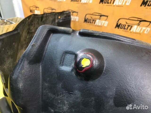 Подкрылок передний правый Toyota Highlander 3 XU50